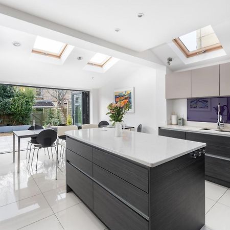 Fabulous House - Only 10 Minutes Walk To Roman Baths Bagian luar foto