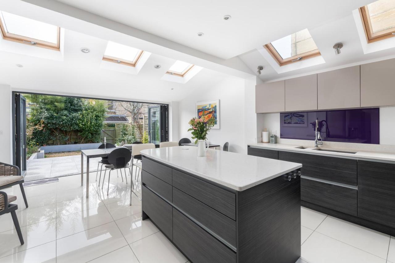 Fabulous House - Only 10 Minutes Walk To Roman Baths Bagian luar foto