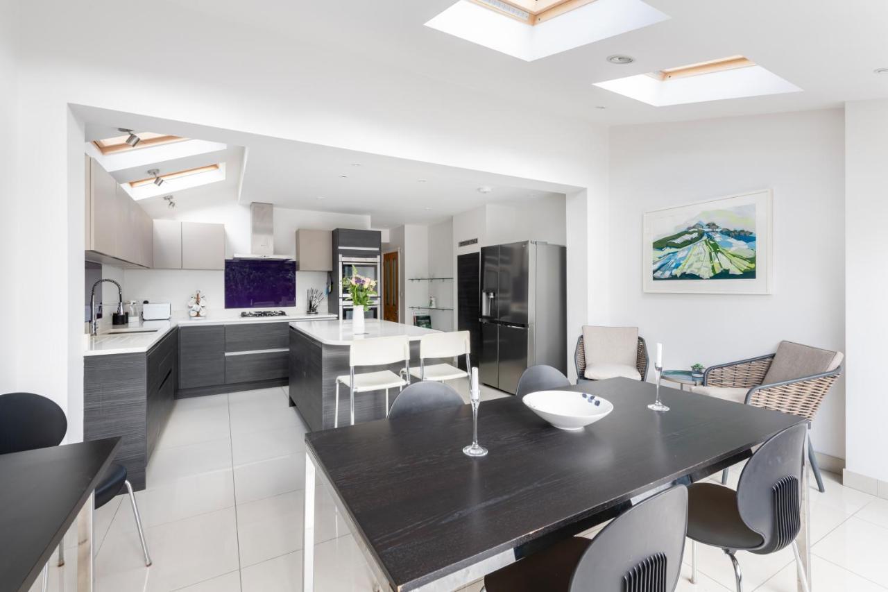 Fabulous House - Only 10 Minutes Walk To Roman Baths Bagian luar foto