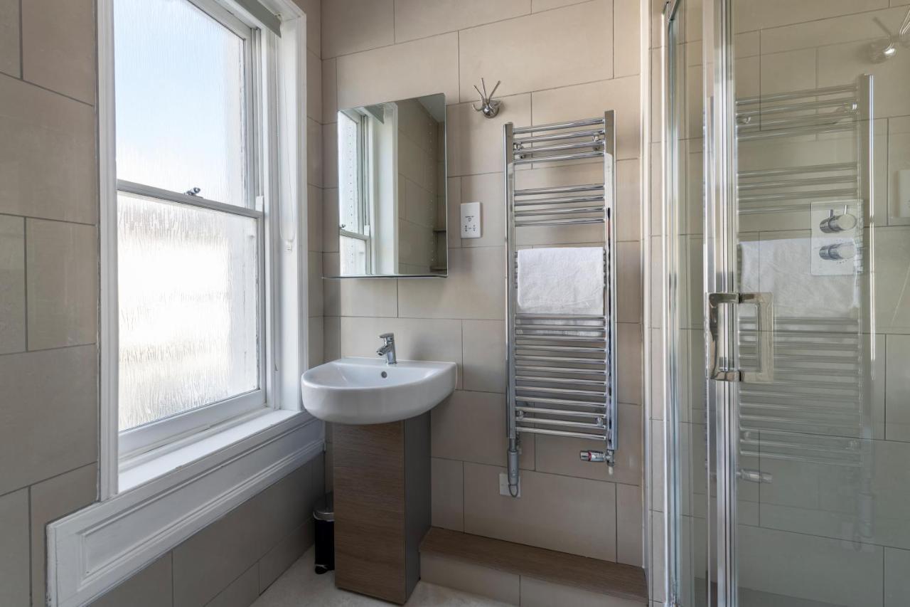 Fabulous House - Only 10 Minutes Walk To Roman Baths Bagian luar foto